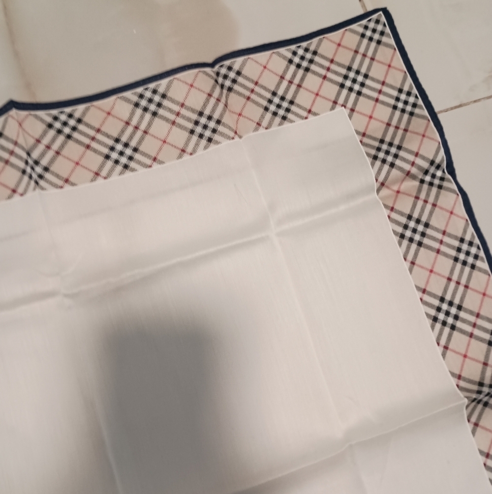 Burberry Cotton Handkerchief Check Light - Picture 3 of 12